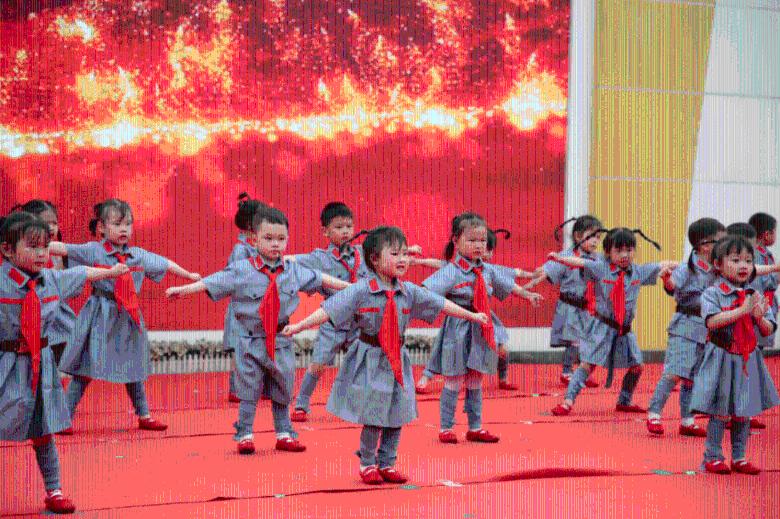 未成年人无证驾驶!“炸街”!交警:查!